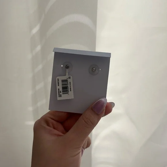 Kendra Scott mini bow earrings in silver 
(NEW WITH TAGS) - Picture 3 of 3